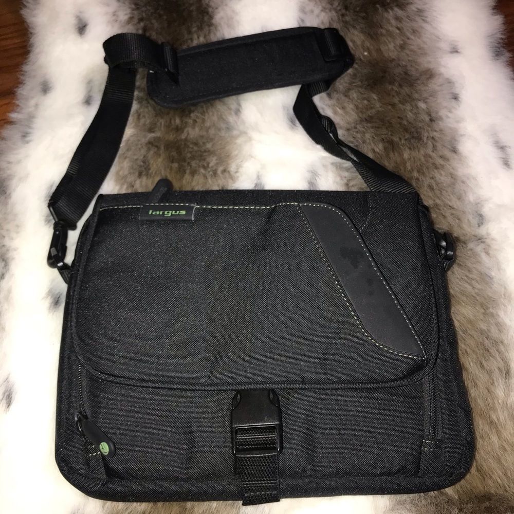 😘 just in😘 Targus Spruce EcoSmart Mini Messenger Case (9.5") for iPad
